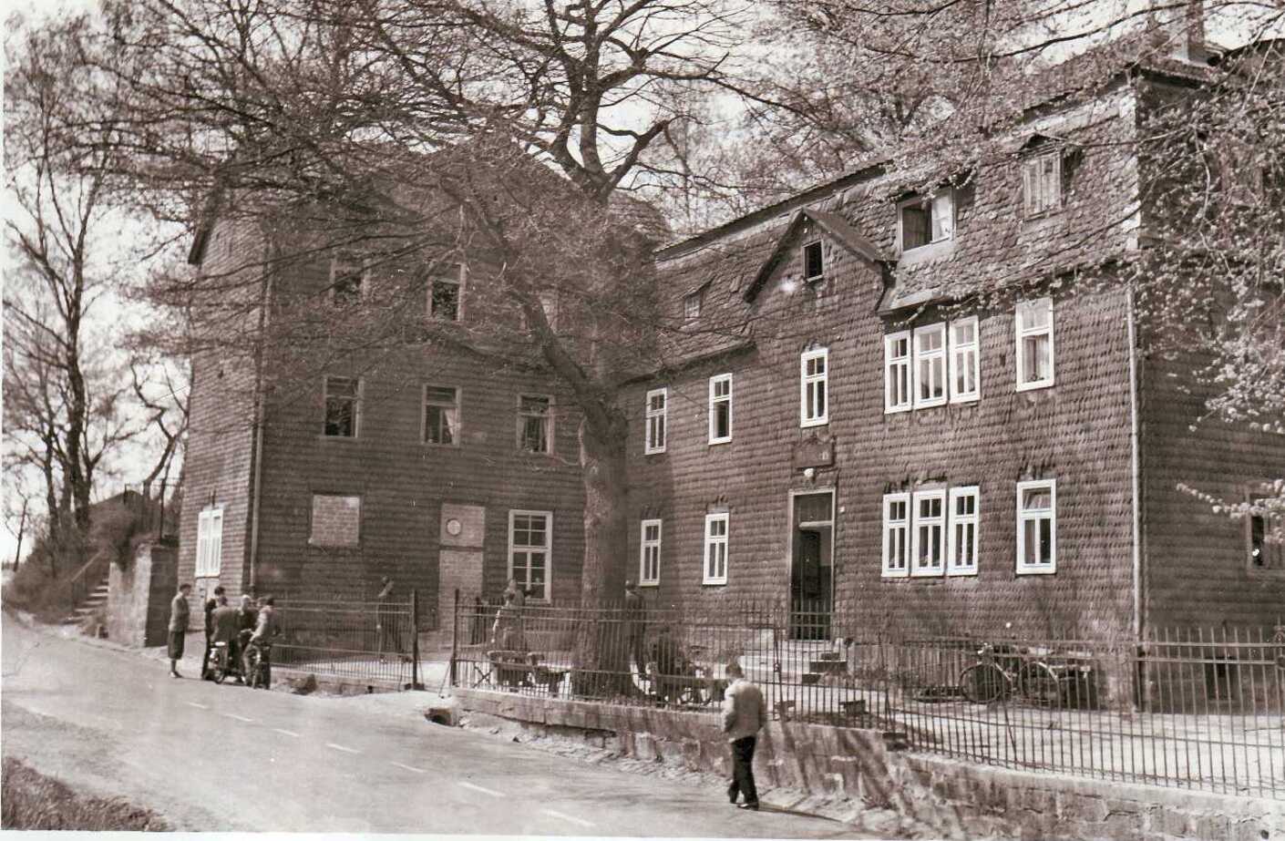 Um 1900 Haus Nazareth, das älteste Gebäude das heute noch steht.